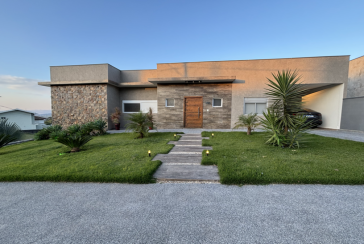 Bela Casa à venda no Loteamento Itatiba Country Club na Rua José Consoline