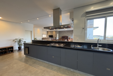 Bela Casa à venda no Loteamento Itatiba Country Club na Rua José Consoline