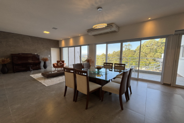 Bela Casa à venda no Loteamento Itatiba Country Club na Rua José Consoline