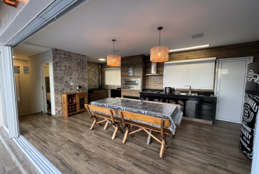 Bela Casa à venda no Loteamento Itatiba Country Club na Rua José Consoline