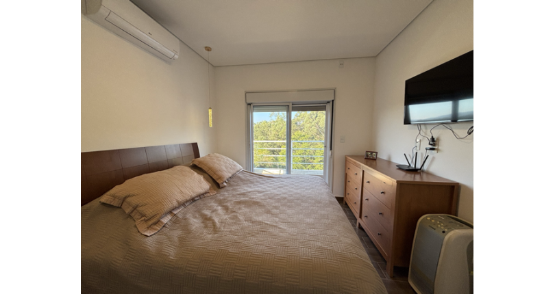 Bela Casa à venda no Loteamento Itatiba Country Club na Rua José Consoline