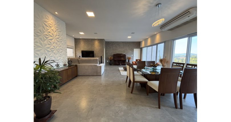 Bela Casa à venda no Loteamento Itatiba Country Club na Rua José Consoline