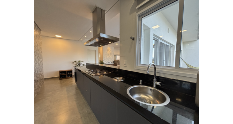 Bela Casa à venda no Loteamento Itatiba Country Club na Rua José Consoline