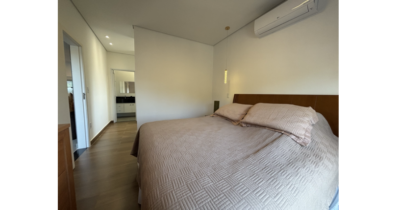 Bela Casa à venda no Loteamento Itatiba Country Club na Rua José Consoline