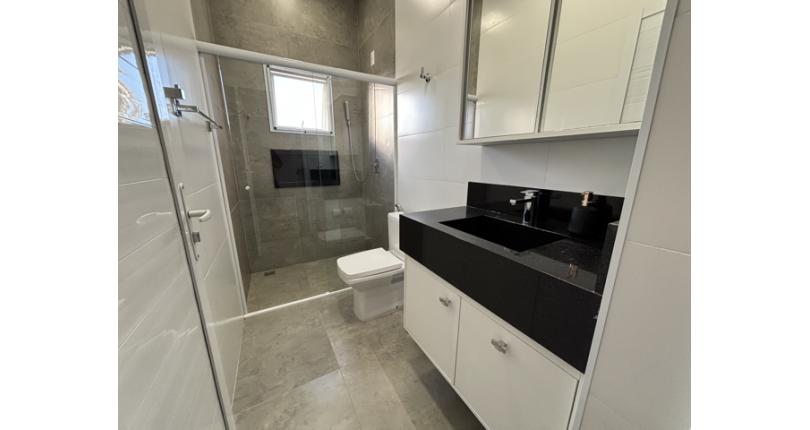 Bela Casa à venda no Loteamento Itatiba Country Club na Rua José Consoline