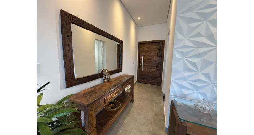 Bela Casa à venda no Loteamento Itatiba Country Club na Rua José Consoline