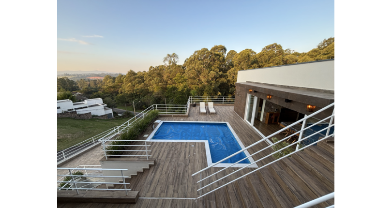 Bela Casa à venda no Loteamento Itatiba Country Club na Rua José Consoline