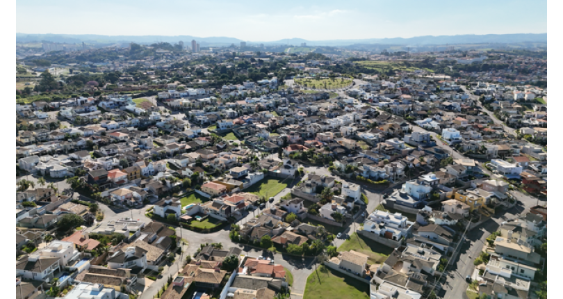 Bela Casa à venda no Loteamento Itatiba Country Club na Rua José Consoline