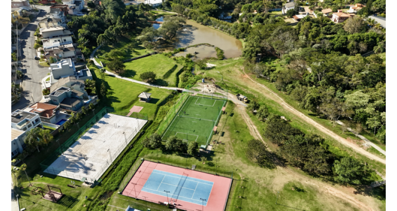 Bela Casa à venda no Loteamento Itatiba Country Club na Rua José Consoline