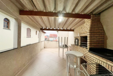 Bela Casa assobradada à venda no Bairro do Parque São Domingos na Rua Professora Altina Maynardi de Araújo, 