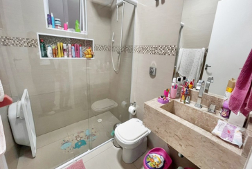 Bela Casa assobradada à venda no Bairro do Parque São Domingos na Rua Professora Altina Maynardi de Araújo, 