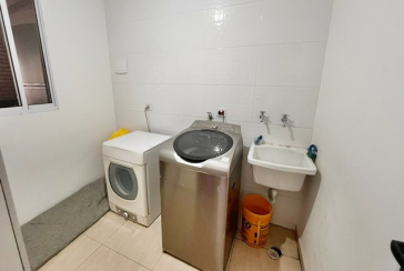 Bela Casa assobradada à venda no Bairro do Parque São Domingos na Rua Professora Altina Maynardi de Araújo, 