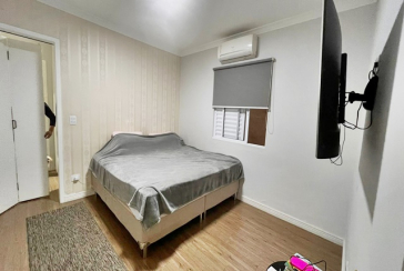 Bela Casa assobradada à venda no Bairro do Parque São Domingos na Rua Professora Altina Maynardi de Araújo, 