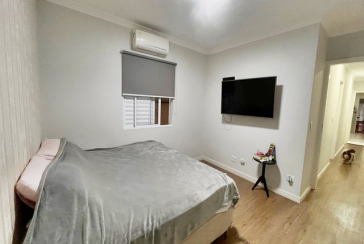 Bela Casa assobradada à venda no Bairro do Parque São Domingos na Rua Professora Altina Maynardi de Araújo, 