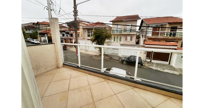 Bela Casa assobradada à venda no Bairro do Parque São Domingos na Rua Professora Altina Maynardi de Araújo, 