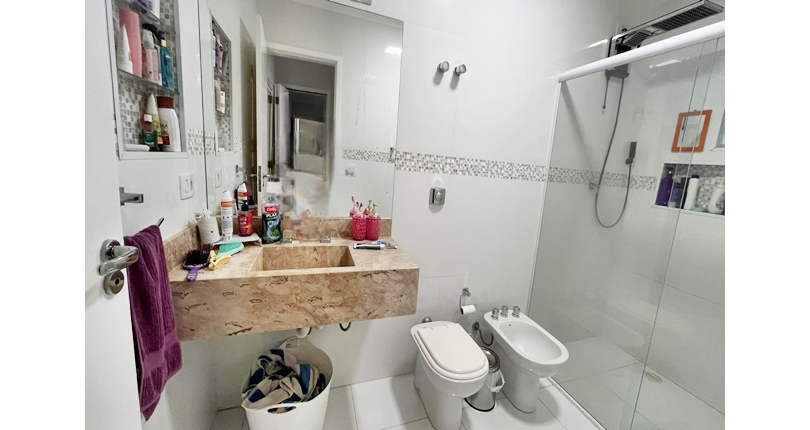 Bela Casa assobradada à venda no Bairro do Parque São Domingos na Rua Professora Altina Maynardi de Araújo, 