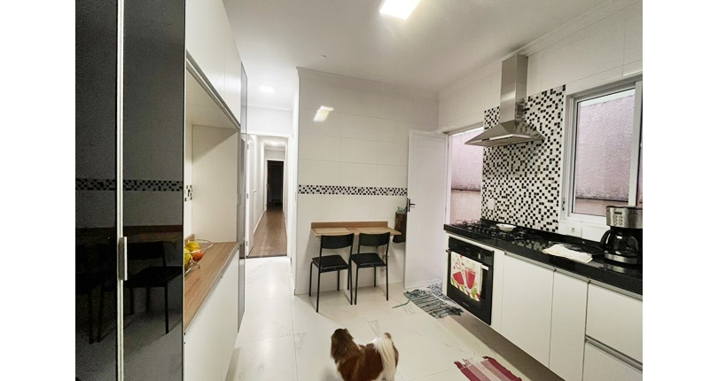 Bela Casa assobradada à venda no Bairro do Parque São Domingos na Rua Professora Altina Maynardi de Araújo, 