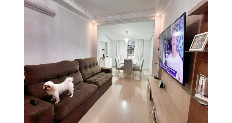 Bela Casa assobradada à venda no Bairro do Parque São Domingos na Rua Professora Altina Maynardi de Araújo, 