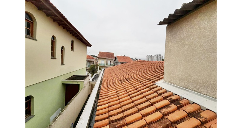 Bela Casa assobradada à venda no Bairro do Parque São Domingos na Rua Professora Altina Maynardi de Araújo, 