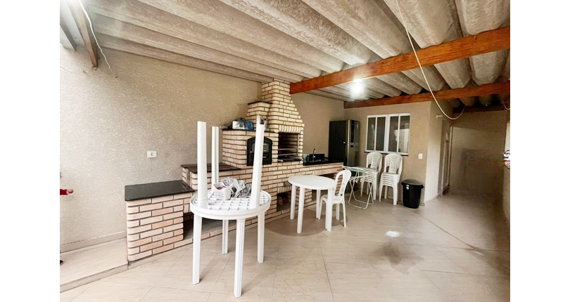 Bela Casa assobradada à venda no Bairro do Parque São Domingos na Rua Professora Altina Maynardi de Araújo, 