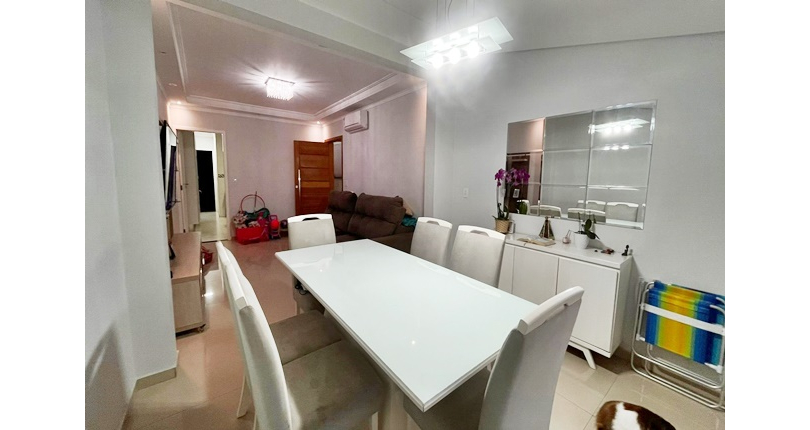 Bela Casa assobradada à venda no Bairro do Parque São Domingos na Rua Professora Altina Maynardi de Araújo, 