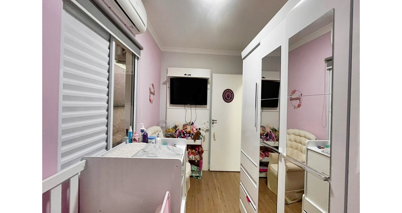 Bela Casa assobradada à venda no Bairro do Parque São Domingos na Rua Professora Altina Maynardi de Araújo, 