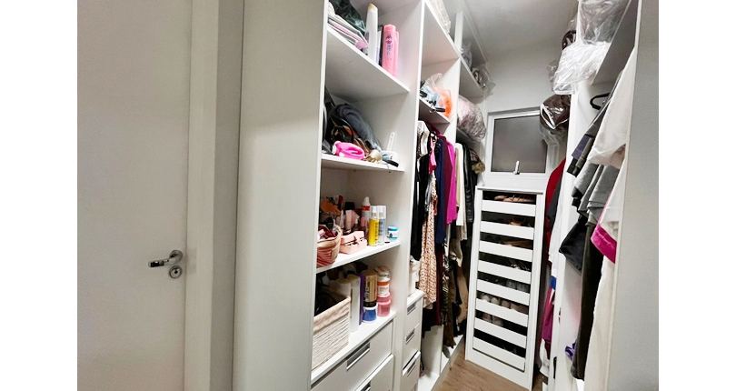 Bela Casa assobradada à venda no Bairro do Parque São Domingos na Rua Professora Altina Maynardi de Araújo, 