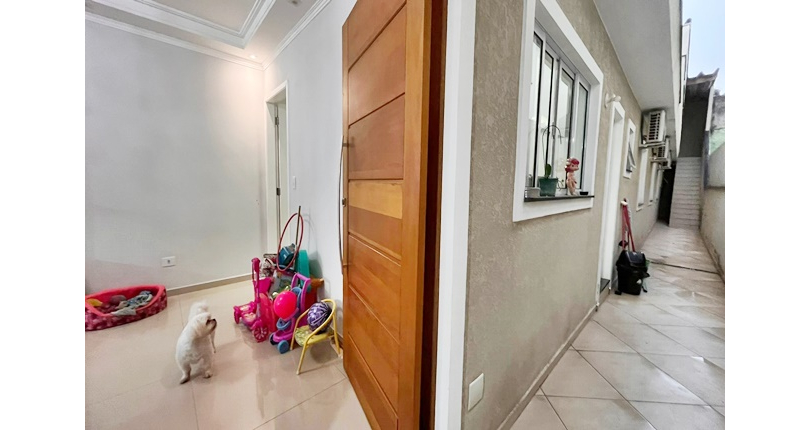 Bela Casa assobradada à venda no Bairro do Parque São Domingos na Rua Professora Altina Maynardi de Araújo, 