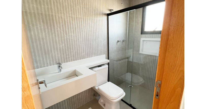 Belíssimo Sobrado novo à venda no Bairro do Parque Maria Domitila na Rua Domingos de Magalhães 82,