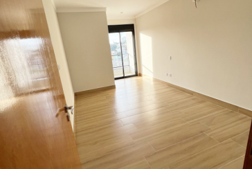 Belíssimo Sobrado novo à venda no Bairro do Parque Maria Domitila na Rua Domingos de Magalhães 80