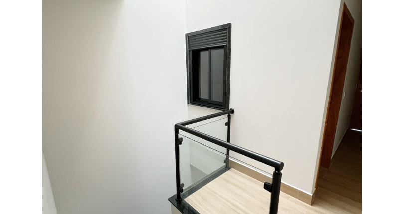 Belíssimo Sobrado novo à venda no Bairro do Parque Maria Domitila na Rua Domingos de Magalhães 80