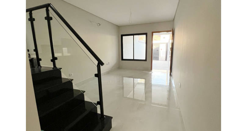 Belíssimo Sobrado novo à venda no Bairro do Parque Maria Domitila na Rua Domingos de Magalhães 80