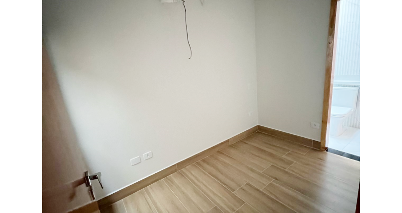 Belíssimo Sobrado novo à venda no Bairro do Parque Maria Domitila na Rua Domingos de Magalhães 80