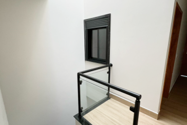 Belíssimo Sobrado novo à venda no Bairro do Parque Maria Domitila na Rua Domingos de Magalhães 78,