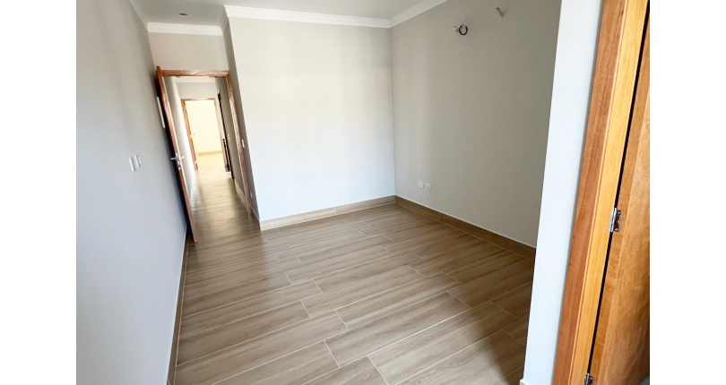 Belíssimo Sobrado novo à venda no Bairro do Parque Maria Domitila na Rua Domingos de Magalhães 78,