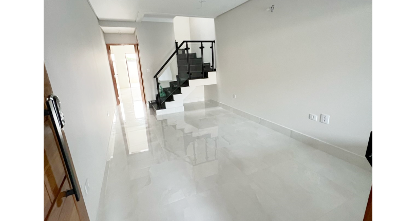 Belíssimo Sobrado novo à venda no Bairro do Parque Maria Domitila na Rua Domingos de Magalhães 78,