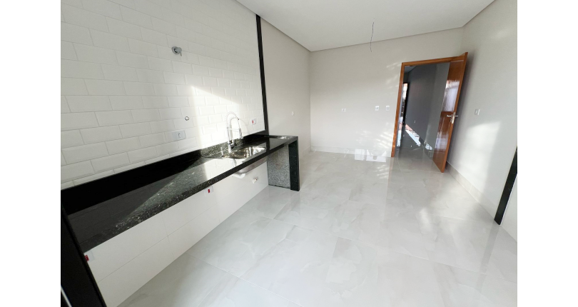 Belíssimo Sobrado novo à venda no Bairro do Parque Maria Domitila na Rua Domingos de Magalhães 78,