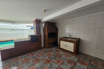 Belo Sobrado à venda no Bairro do Jardim Regina na Rua Maria Pereira Pinto,