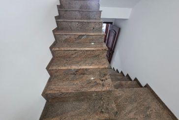 Belo Sobrado à venda no Bairro do Jardim Regina na Rua Maria Pereira Pinto,