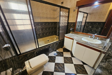 Belo Sobrado à venda no Bairro do Jardim Regina na Rua Maria Pereira Pinto,