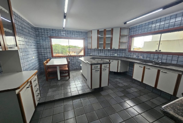 Belo Sobrado à venda no Bairro do Jardim Regina na Rua Maria Pereira Pinto,