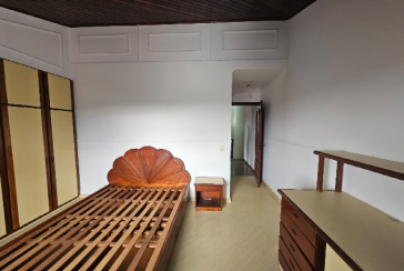 Belo Sobrado à venda no Bairro do Jardim Regina na Rua Maria Pereira Pinto,