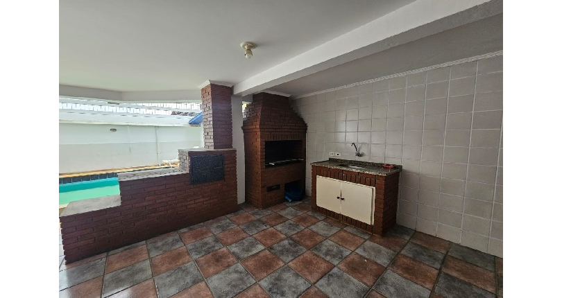 Belo Sobrado à venda no Bairro do Jardim Regina na Rua Maria Pereira Pinto,