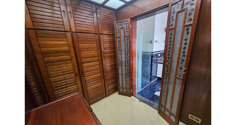 Belo Sobrado à venda no Bairro do Jardim Regina na Rua Maria Pereira Pinto,