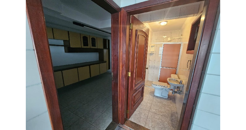 Belo Sobrado à venda no Bairro do Jardim Regina na Rua Maria Pereira Pinto,