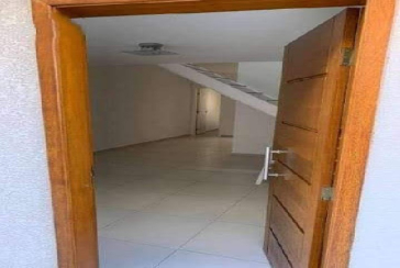 Belo Sobrado à venda no Bairro da Vila dos Remédios na Rua Lopo Homem 56