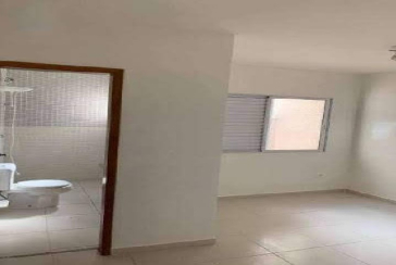 Belo Sobrado à venda no Bairro da Vila dos Remédios na Rua Lopo Homem 56