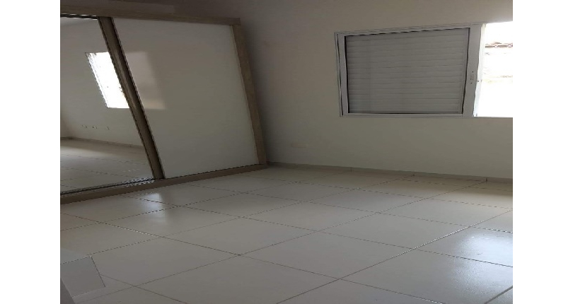 Belo Sobrado à venda no Bairro da Vila dos Remédios na Rua Lopo Homem 56