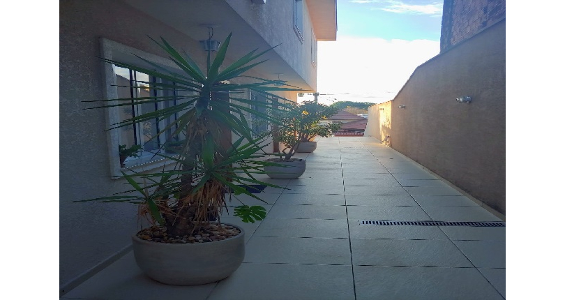 Belo Sobrado à venda no Bairro da Vila dos Remédios na Rua Lopo Homem 56