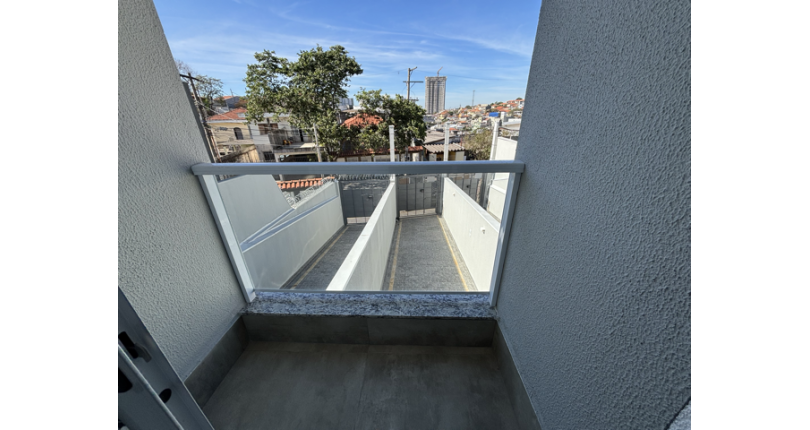 Belo Sobrado novo à venda no Bairro do Jardim Líbano na Rua Professor Araújo Coelho 393